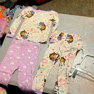 Gabby’s Dollhouse side 3T pajamas for girls one top with two bottoms